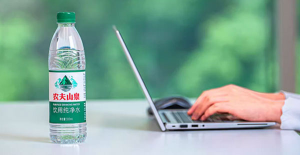 農夫山泉綠瓶水布局品牌戰略,低價搶占市場高地